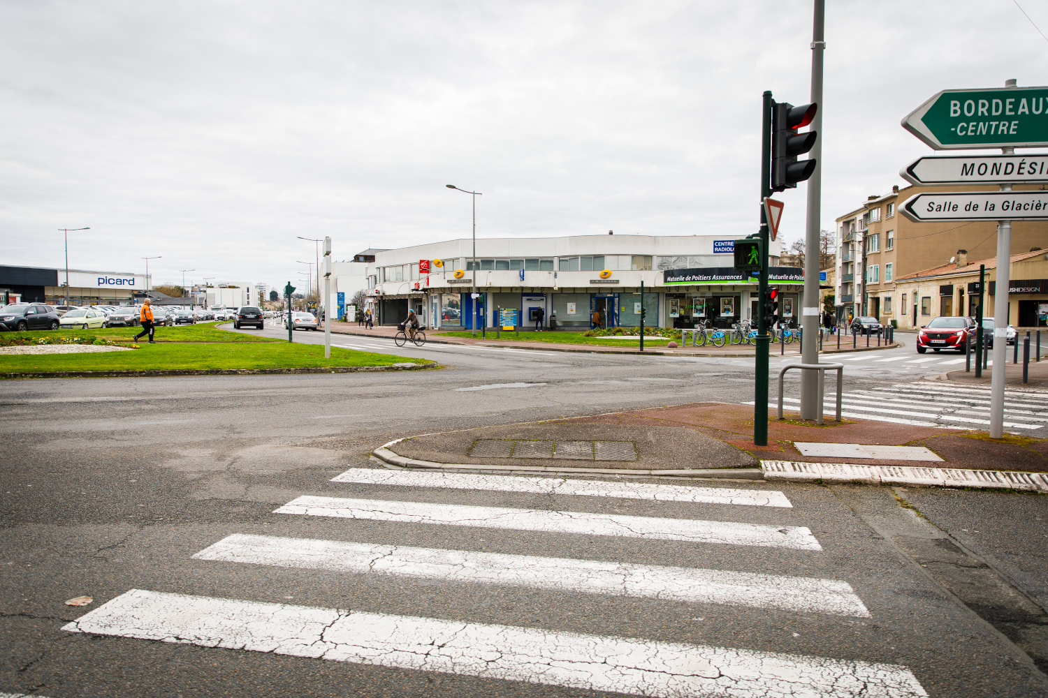 Image média: Réaménagement de la place Mondésir à Bordeaux et Mérignac