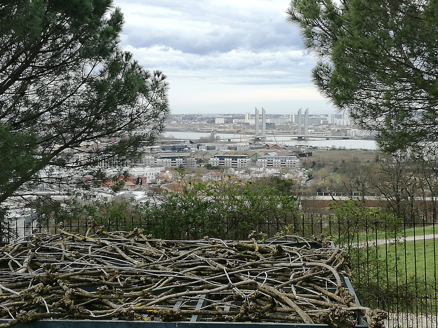 Image média: Renouvellement urbain des quartiers Palmer, Saraillère et 8 mai 1945 à Cenon : évaluation environnementale du projet